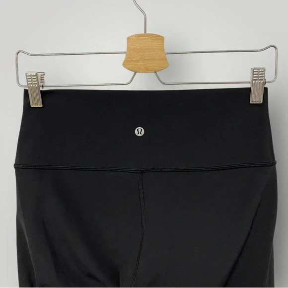 Lululemon Fly Legging Length 7/8 Sz 8 Black - Picture 8 of 9